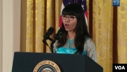 အိမ်ဖြူတော်မှာ သမ္မတနဲ့ တွေ့ဆုံခွင့်ရကြတဲ့ အရှေ့တောင်အာရှလူငယ်တွေထဲက သမ္မတကို ဖိတ်ခေါ်ဖို့ ရွေးချယ်ခံခဲ့ရသူ မဇင်မာမြင့်။