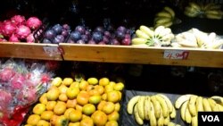 菲律宾总统访华前夕,中国解除了对菲律宾香蕉、菠萝等农林水产品长达四年的进口禁令。(美国之音朱诺拍摄,2016年10月12日)