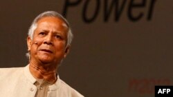 资料照片:孟加拉国的诺贝尔和平奖获得者、小额信贷先驱穆罕默德·尤努斯在维也纳奥地利中心举行的全球社会企业峰会上发表演讲。(2012年11月8日)