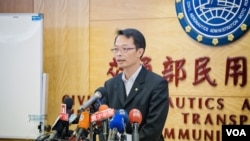 台湾民航局标准组组长林俊良表示,经过整顿以后,他有信心让自己和亲人继续搭乘ATR飞机。(美国之音记者方正拍摄)