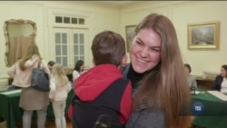 «Майбутнє залежить лише від нас». Що кажуть українці на виборчій дільниці у Вашингтоні. Відео