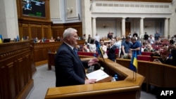 被任命为乌克兰外交部长的西比加在议会就正式批准对他的提名进行表决之前,对议员们发表讲话。(2024年9月5日)