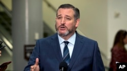 美国联邦参议员克鲁兹(Ted Cruz)1月23日在国会对媒体发表讲话。