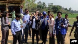 ၂၀၁၇ တုန်းက မစ္စယန်ဟီးလီ Cox's Bazar ရှိ ရိုဟင်ဂျာမွတ်ဆလင် ဒုက္ခသည်စခန်းကို သွားရောက်စဉ်