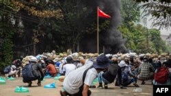 မှတ်တမ်းဓါတ်ပုံ- မတ်လ ၃၀ ရက်နေ့က ရန်ကုန်သာကေတတွင် ဆန္ဒပြနေသူများ