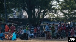 တိုက်ပွဲတွေကြောင့်ထိုင်းနယ်စပ်သို့ထွက်ပြေးလာကြသော ဒုက္ခသည်များ (၁၄၊၁၂၊၂၀၂၁) (ဓာတ်ပုံ- AFP)