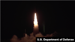 2020年3月美国陆军和海军联合测试一款高超音速滑翔体(美国国防部视频截图)