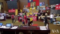 台占领立法院学生为星期四退场做准备 台占领立法院学生为星期四退场做准备