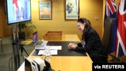 新西兰总理阿德恩与英国首相约翰逊视频会谈。(2021年10月20日)