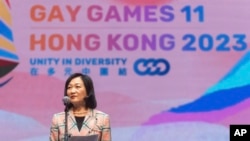 香港立法会议员叶叶淑仪于2023年11月4日在香港同乐运动会开幕典礼上致辞。(美联社)