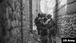 美军特种部队2016年10月在阿富汗打巷战(美国陆军照片)