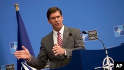 美国代理国防部长埃斯珀(Mark Esper)2019年6月27日在北约总部举行的记者会上(美联社)
