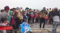 Dân Kỳ Anh lại chặn quốc lộ vì cá sông chết gần Formosa Dân Kỳ Anh lại chặn quốc lộ vì cá sông chết gần Formosa