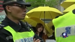 香港抗议学生继续绝食呼吁特首重启对话 香港抗议学生继续绝食呼吁特首重启对话