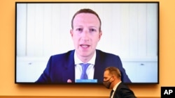 ဖေ့စ်ဘုတ်ကုမ္ပဏီ အကြီးအကဲ Mark Zuckerberg