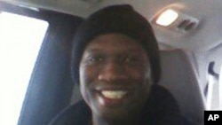 Аарон Алексіс