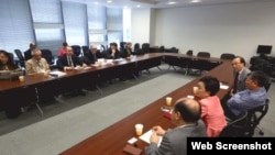 美国议员会见香港泛民议员(苹果日报图片)