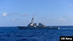 美军米利厄斯号(USS Milius)导弹驱逐舰2021年11月20日在南中国海航行。(美国海军照片)