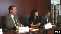 战略与国际研究中心的专家就川金会举行媒体吹风会(美国之音莉雅拍摄)