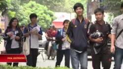 Bộ Giáo Dục bất nhất chuyện ‘dạy theo sách giáo khoa’ Bộ Giáo Dục bất nhất chuyện ‘dạy theo sách giáo khoa’