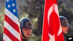 အမေရိကန်- တူရကီ။