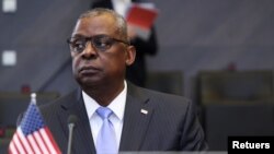 资料照片:美国国防部长奥斯汀在布鲁塞尔参加北约防长会议。(2021年10月21日)