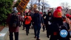 VOA英语视频:总统弹劾示威者阻塞国会大厦阶梯 数十人遭逮捕 VOA英语视频:总统弹劾示威者阻塞国会大厦阶梯 数十人遭逮捕