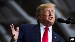 特朗普总统在路易斯安娜州的竞选集会上讲话。(2019年11月6日)