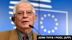 资料照片:欧盟外交与安全政策高级代表博雷利在欧盟外长会议后出席记者会。(2020年12月7日)