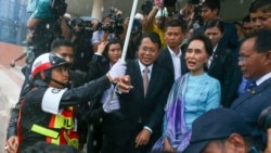 မြန်မာအလုပ်သမား အများစုနဲ့တွေ့ခွင့်မရတဲ့အတွက် ဒေါ်စုစိတ်ပျက် မြန်မာအလုပ်သမား အများစုနဲ့တွေ့ခွင့်မရတဲ့အတွက် ဒေါ်စုစိတ်ပျက်