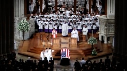 ကွယ်လွန်သူ ဂျွန်မက်ကိန်းကို ကန်သမ္မတဟောင်းတွေ ချီးကျူးဂုဏ်ပြု ကွယ်လွန်သူ ဂျွန်မက်ကိန်းကို ကန်သမ္မတဟောင်းတွေ ချီးကျူးဂုဏ်ပြု