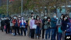 香港疫情增加迅猛,香港行政长官林郑月娥星表示,港府计划很快向全体750万港人提供快速抗体检测试剂盒。