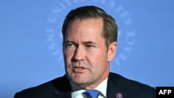 资料照片:即将上任的美国国家安全顾问迈克·沃尔兹在华盛顿美国和平研究所发表讲话。(2025年1月14日)