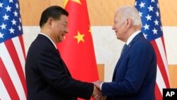 美国总统拜登与中国国家主席习近平2022年11月14日在印度尼西亚巴厘岛举行的G20峰会期间会晤。