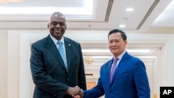 美国国防部长劳埃德·奥斯汀(Lloyd Austin)2024年6月4日,并会见首相洪玛奈(Hun Manet)。(美联社转发)