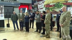 非营利组织为军队家庭提供感恩节大餐 非营利组织为军队家庭提供感恩节大餐