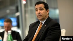 美国国家反间谍与安全中心主任威廉·埃文尼特(资料照)