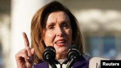 美国国会众议院议长佩洛西2022年12月13日在白宫出席拜登总统签署《尊重婚姻法》的仪式并发表讲话。