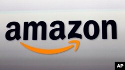 美国网络销售巨头亚马逊公司的标志。