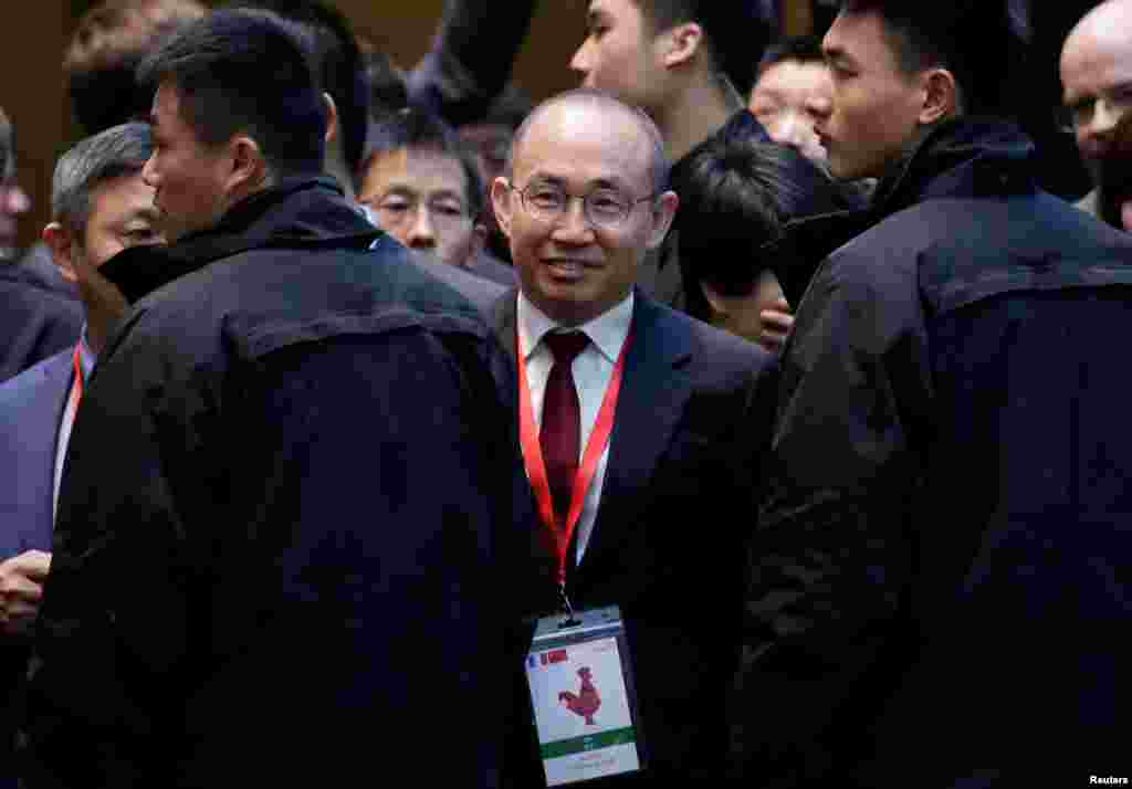 法国总统马克龙访华期间,在北京SOHO 3Q(共享办公空间),SOHO中国公司董事长潘石屹参加法中人工智能论坛。(2018年1月9日)。