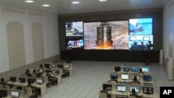 မြောက်ကိုရီးယား ဒုံးပျံကနေ ကမ္ဘာပတ်လမ်းကြောင်းထဲ ဂြိုဟ်တု လွှတ်တင်နေစဉ်။