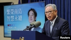 台湾外交部次长田中光说明总统赖清德首次出访友邦规划。(路透社:2024年11月22日)