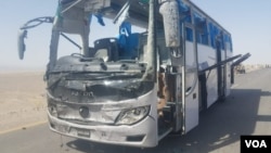 在巴基斯坦西南部俾路支省查盖县一辆载有中国工程人员的大巴受到自杀式炸弹攻击。(2018年8月11日)