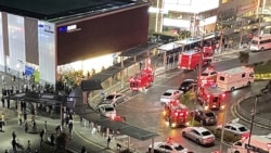 ဓားသမားလက်ချက် တိုကျိုအဝေးပြေးရထား ခရီးသည် ၂၀ ခန့် ဒဏ်ရာရ ဓားသမားလက်ချက် တိုကျိုအဝေးပြေးရထား ခရီးသည် ၂၀ ခန့် ဒဏ်ရာရ