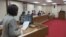 台湾立法院外交及国防委员会4月1号质询情形 （美国之音张永泰拍摄） 