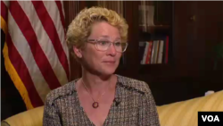 资料照:来自宾夕法尼亚州的美国民主党联邦众议员克里西·赫拉汉(Rep. Chrissy Houlahan, D-PA)。