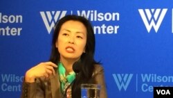 美国智库布鲁金斯学会韩国研究主任朴正铉(音,Jung H. Pak)星期三在华盛顿智库威尔逊学者中心,讨论对朝新政策。 (美国之音斯洋拍摄)