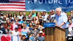 Muslim Shi'ite women mourn during the holy day of Ashoura, at the Sadat Akhavi Mosque in Tehran, Iran.