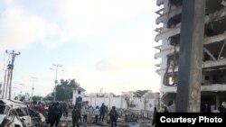 中国和埃及驻摩加迪沙大使馆所在的半岛酒店遭一枚汽车炸弹袭击 (2015年7月26日)