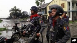 ရခိုင်ပြည်နယ်တွင်းက လုံခြုံရေးတပ်ဖွဲ့ဝင်များ။